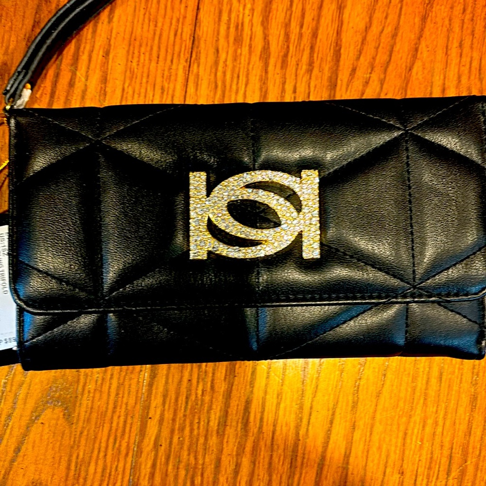 NWT $59 BEBE WRISTLET WALLET